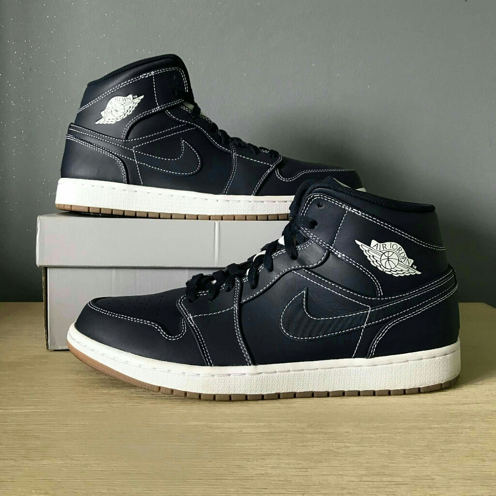 Jordan 1 Retro Mid Derick Jeter Re2spect